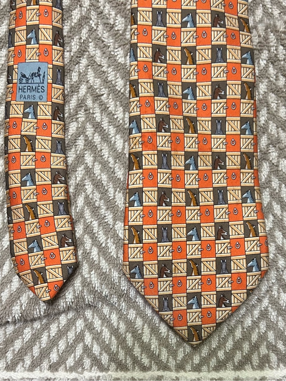 Hermes Orange, Brown and Tan Equestrian Stable Print Silk Tie - Picture 2 of 4